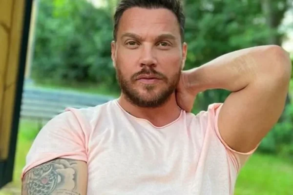 Sinan Akçıl sahneye çevik kuvvet ordusuyla çıktı! Konserden değil güvenlik konuşuldu