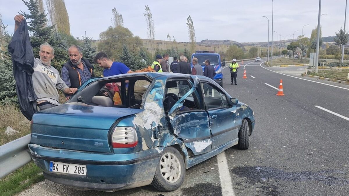 TIR’la çarpıştı… 1 kişi yaralandı TIR’la çarpıştı… 1 kişi yaralandı