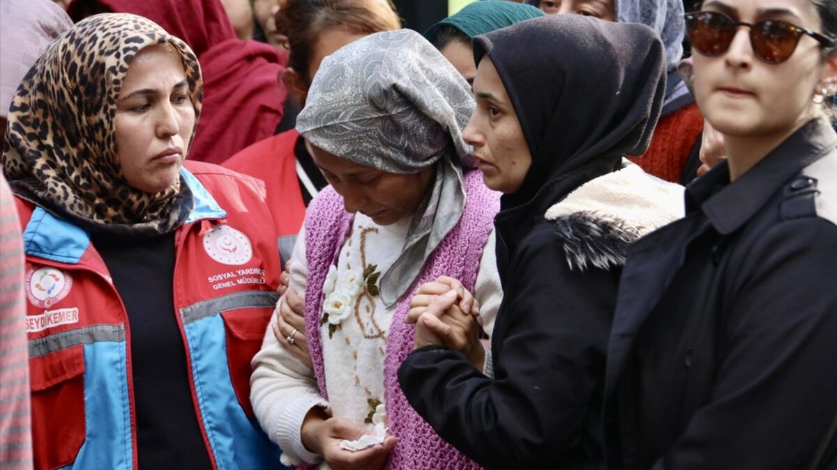 Zehirlenme şüphesiyle ölmüştü… Neslinur’a son veda! Zehirlenme şüphesiyle ölmüştü… Neslinur’a son veda!