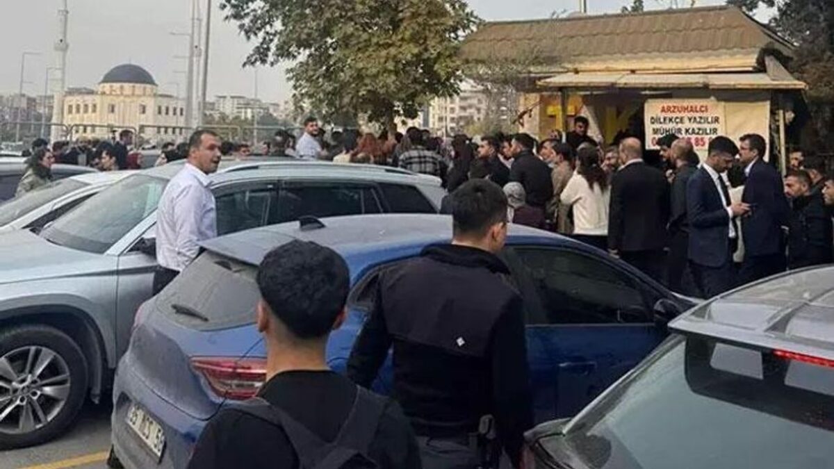 Şanlıurfa Adliyesinde patlama: Yaralılar var Şanlıurfa Adliyesinde patlama: Yaralılar var
