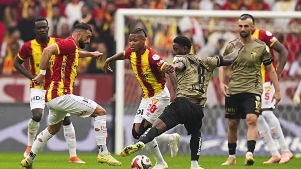 Göz-Göz, İzmit’e takıldı! Göz-Göz, İzmit’e takıldı!