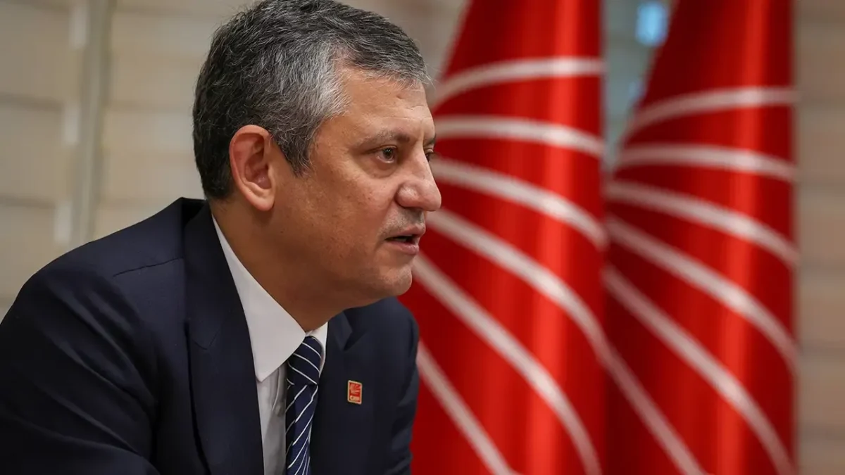 Siyasilere ‘yeni yıl’ telefonu: Sadece tek bir partiyi aramadı Siyasilere ‘yeni yıl’ telefonu: Sadece tek bir partiyi aramadı