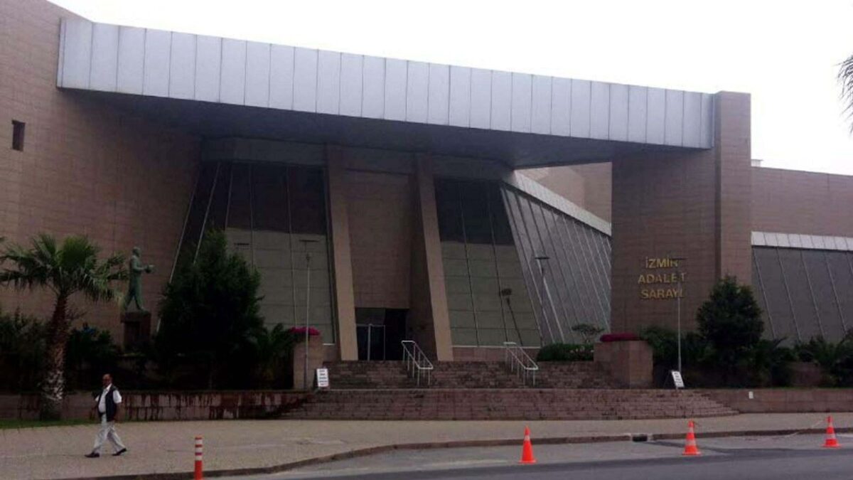 İzmir Adliyesi’nde yeni görevlendirmeler yapıldı