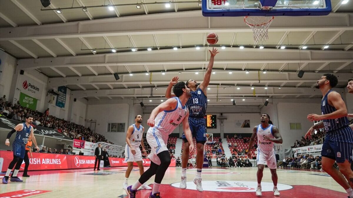 Anadolu Efes, Aliağa Petkimspor’u farklı geçti: 85-60 Anadolu Efes, Aliağa Petkimspor’u farklı geçti: 85-60