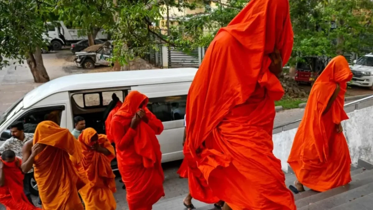 Sri Lankalı kesişler gözaltında: Bavullarında 110 kilo esrar bulundu