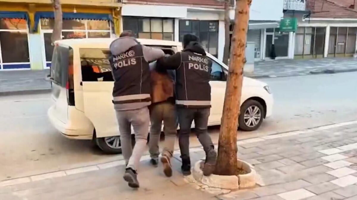 71 ilde uyuşturucu operasyonu: 373 kişi tutuklandı