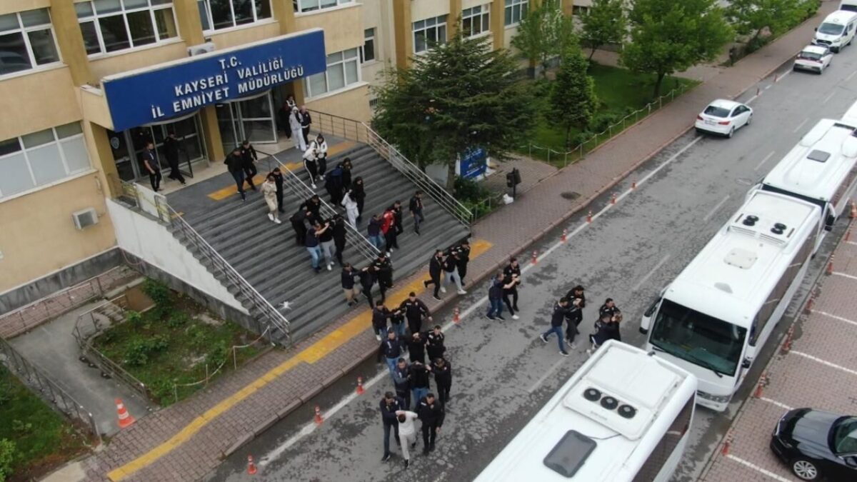 19 ilde yasa dışı bahis operasyonu: 60 şüpheli tutuklandı 19 ilde yasa dışı bahis operasyonu: 60 şüpheli tutuklandı