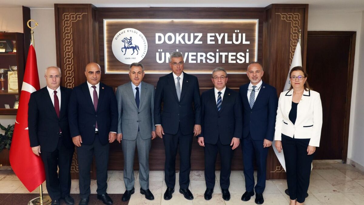 Sağlık Bakanı Memişoğlu’ndan DEÜ’ye bilim ziyareti
