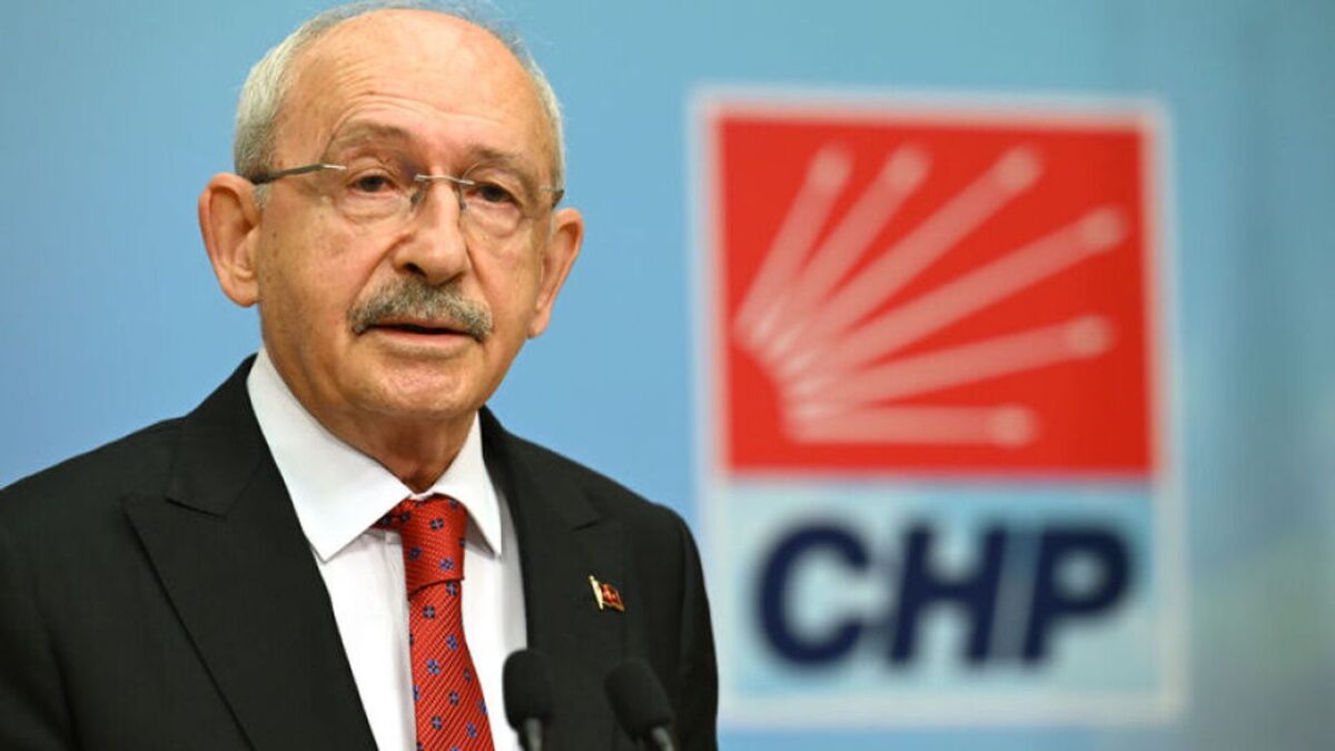 Erdal Beşikçioğlu’nu ziyaret etti! Erdal Beşikçioğlu’nu ziyaret etti!