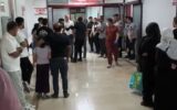 Ateşlediği havai fişek, yüzüne isabet etti! Ateşlediği havai fişek, yüzüne isabet etti!