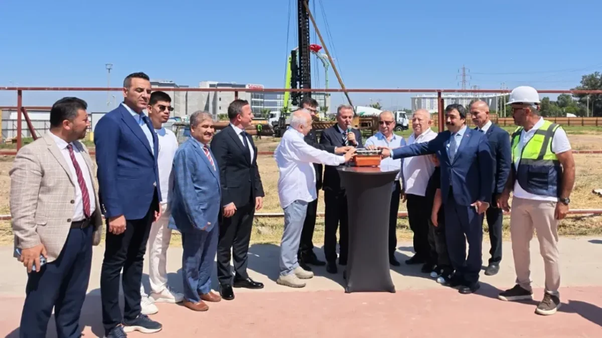 İzmir^de dev caminin temeli atıldı! İzmir^de dev caminin temeli atıldı!