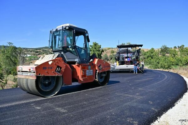 Manisa Büyükşehir, Sarıgöl’de 6 kilometrelik yolu ... Manisa Büyükşehir, Sarıgöl’de 6 kilometrelik yolu ...