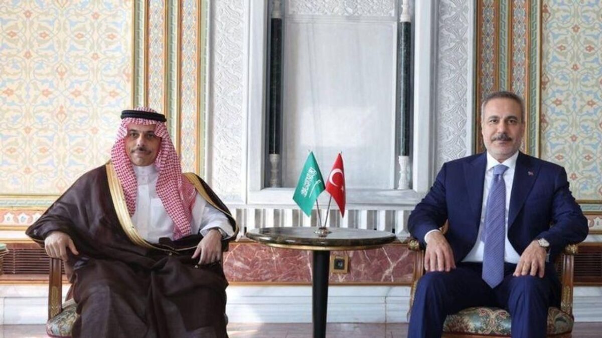Bakaı Fidan Suudi mevkidaşı ile görüştü Bakaı Fidan Suudi mevkidaşı ile görüştü