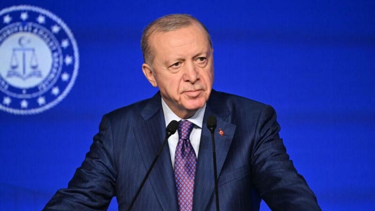 Erdoğan: 38 bin hekim dışı personel alacağız